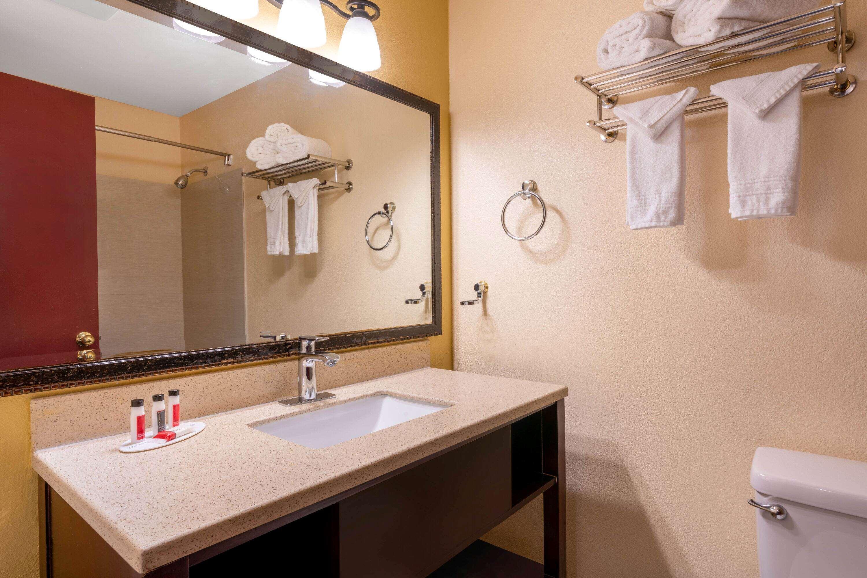 Sutton Suites Hotel SeaTac Ngoại thất bức ảnh
